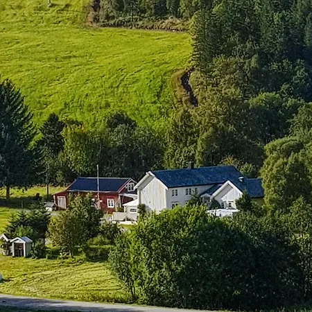 4 Bedroom Beautiful In Feriehus Kolvereid