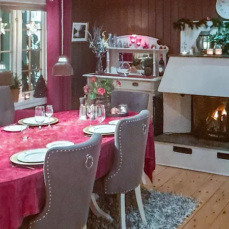 4 Bedroom Beautiful In * Kolvereid